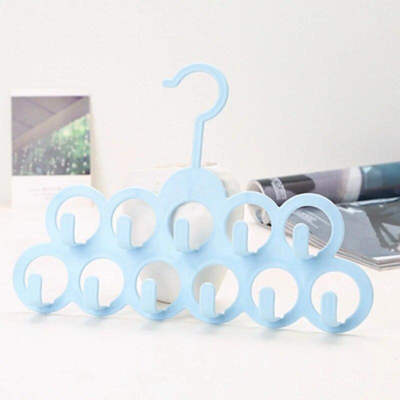 Colgador de Prendas y Accesorios